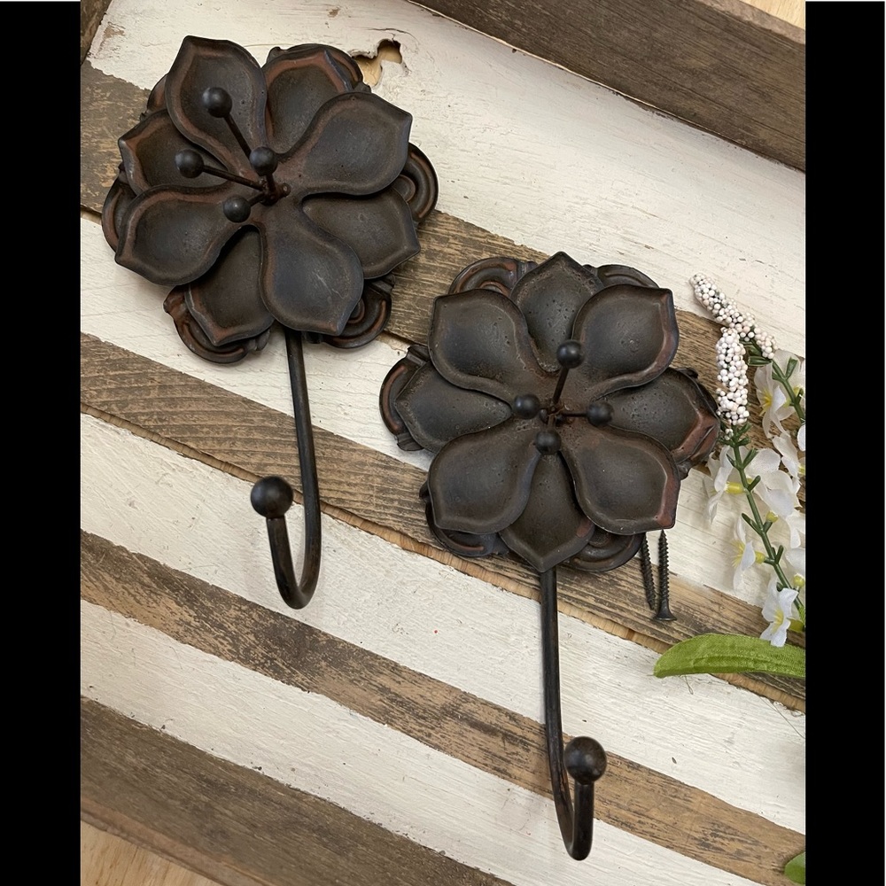 Flower Metal-Wrought Iron Wall Hooks Decor